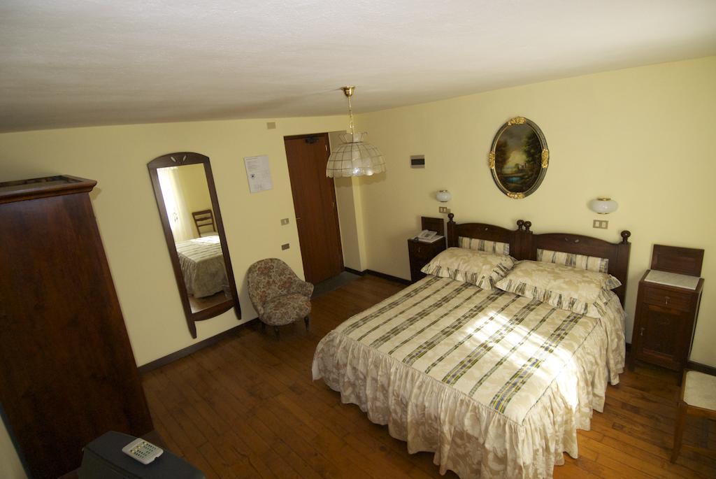 Albergo Ristorante Galli Pievepelago Ruang foto